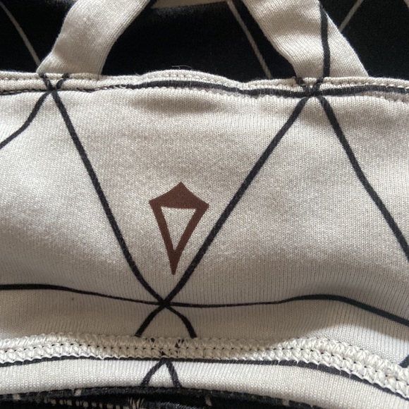 ivivva girls reversible sports bra - Picture 6 of 6